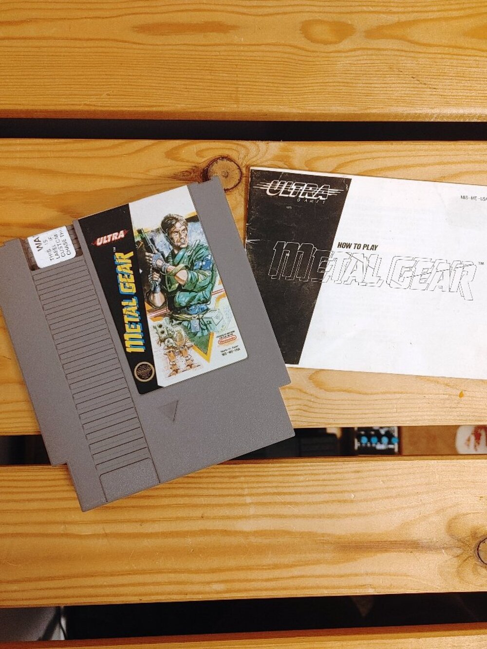 NES Metal Gear 1988 authentic with manual (good condition!)